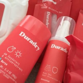👏🏾👏🏾👏🏾 Just found a game-changer for my post-workout routine and I had to share the ❤️! @Duradry, you’re the real MVP!  After giving those natural deodorants a try (you know the ones that sound amazing until you’re still sweaty and smelly an hour later? 😅), and bouncing between every big brand out there, I was left wanting more. But then, Duradry stepped in and changed the game!

Not only does it keep me fresh and dry (bye bye, dampness!), it’s also safe for my skin and kind to the planet. 🌎 No more sketchy chemicals like Cyclopentasiloxane, talc, or petrolatum. Just smooth, effective protection that lasts. Perfect for staying fresh on the go, especially after my mid-day workouts! 

If you’re tired of compromising between safety and effectiveness, give @Duradry a shot. Trust me, it’s a total win-win! #SoFreshAndSoClean #EcoFriendlyLiving  #Duradry magic